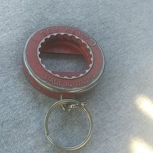 Vintage Metal BEV KEY